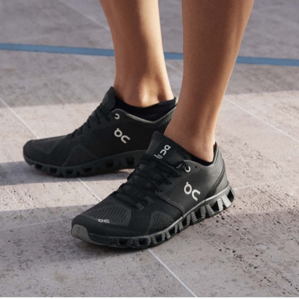 On Cloud Running Black Sneakers